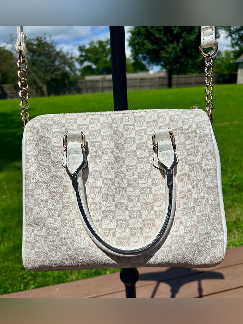 Juicy Couture Signature J Logo Geo Sandstone Crossbody & Handbag - Picture 8 of 16